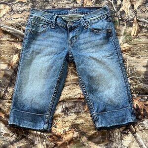 Super cute denim shorts